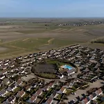 Julie With Parking And Shared Pool By Interhome Apartamento