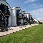 Apartamento Julie With Parking And Shared Pool By Interhome De Haan