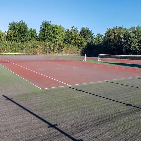 아파트 Julie With Parking And Shared Pool By Interhome 데한