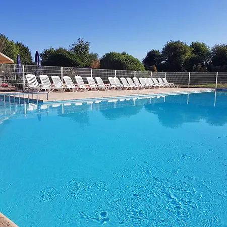 Julie With Parking And Shared Pool By Interhome アパート *